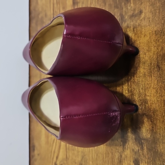 Nine West Women's Deep Red Heels Peekaboo Too Cleavage - Picture 4 of 6